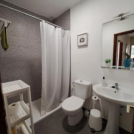 Isalola Apartament *