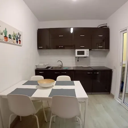 Isalola Апартаменты *